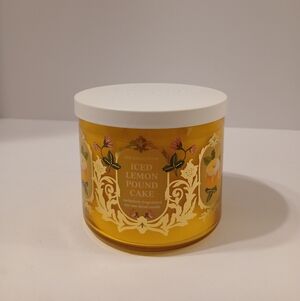Bath & Body Works Iced Lemon Pound Cake 3-Wick Candle